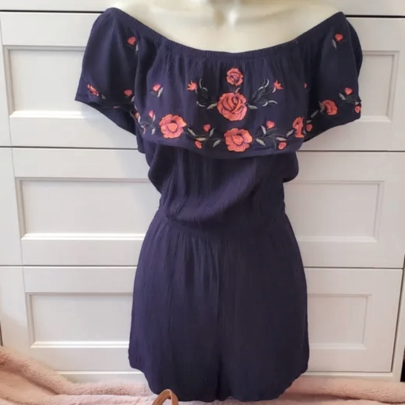Gorgeous romper off the shoulder top Navy Blue with embroidered roses. - Picture 2 of 8